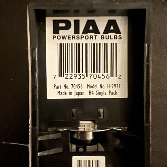Piaa H4 Xtreme White Plus Halogen Bulb 60/55W=110/100W - 70456 - Picture 2 of 5